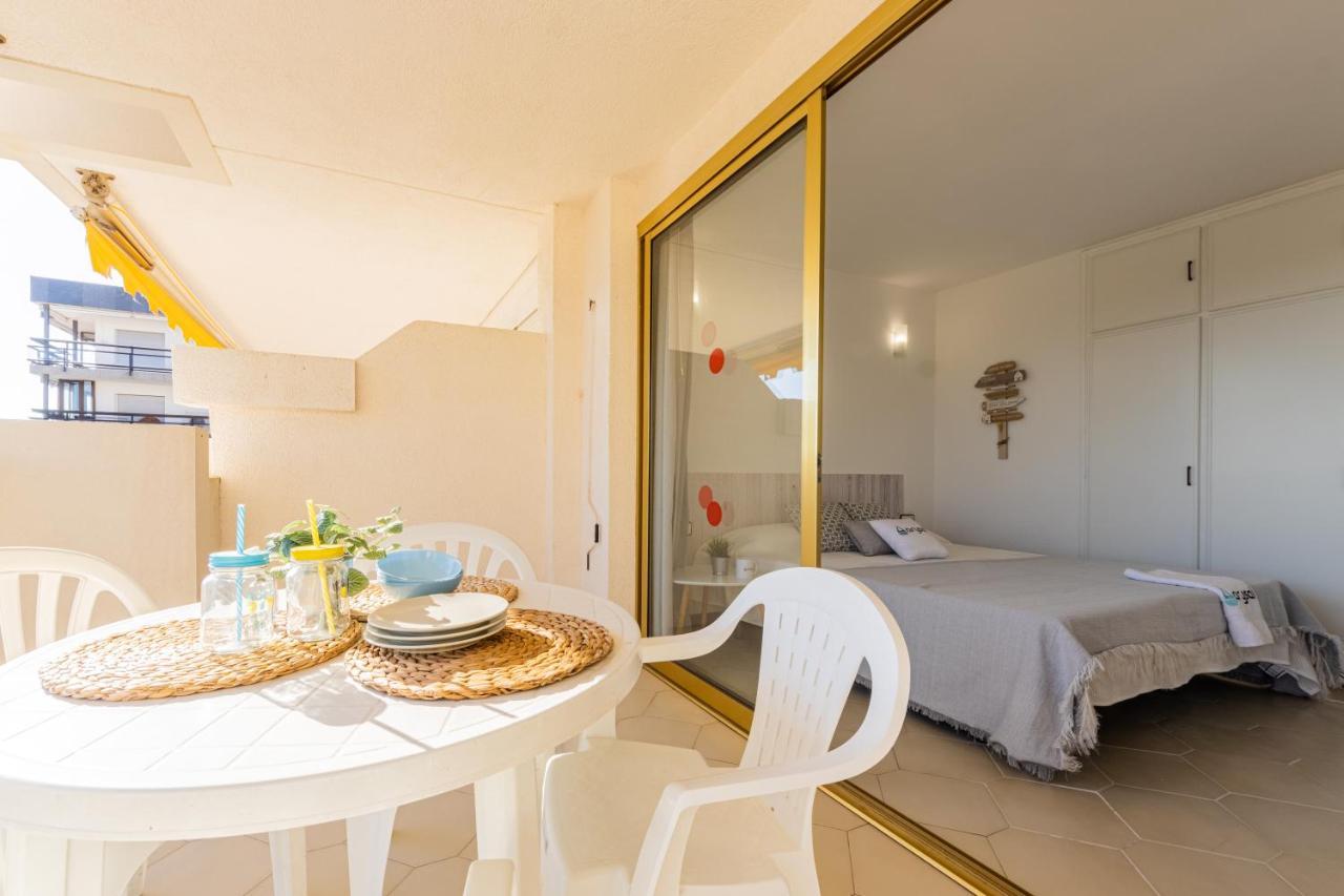 Novelty Con Vistas Al Mar Apartment ซาลอว์ ภายนอก รูปภาพ
